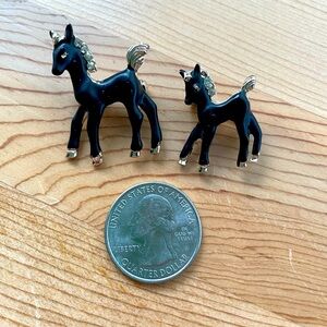 Vintage Mama Horse and Matching Baby Horse Pins